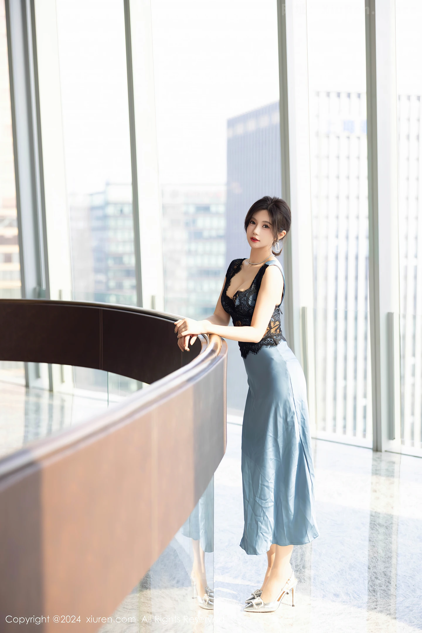 图片[4]-[XiuRen秀人网] VOL.9310 女神绮里嘉ula性感黑色蕾丝内衣配肉色丝袜秀完美身材诱惑写真94P-秀人网官方网站